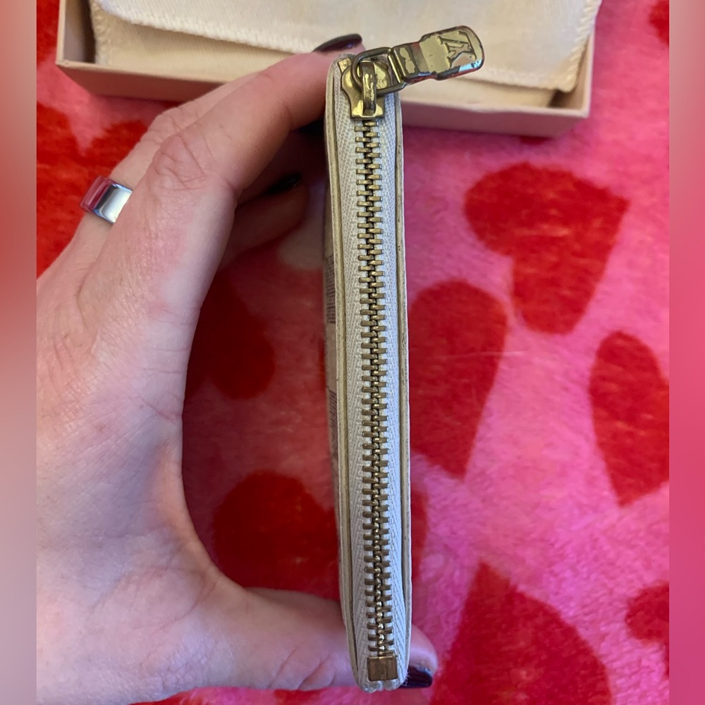 Louis Vuitton Key Pouch - Picture 5 of 14